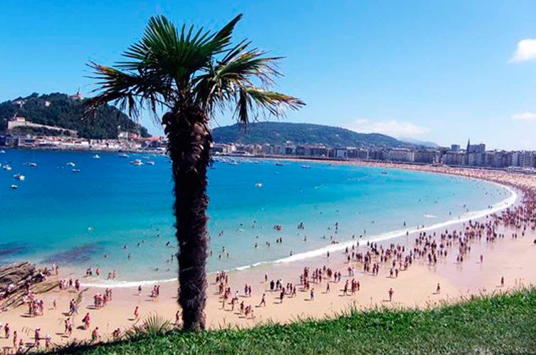 La Concha Beach, San Sebastián, Basque Country, Spain
